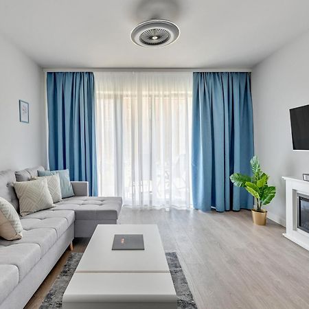 Scala City Center Apartments & Studios By Lion Apartments กดัญสก์ ภายนอก รูปภาพ