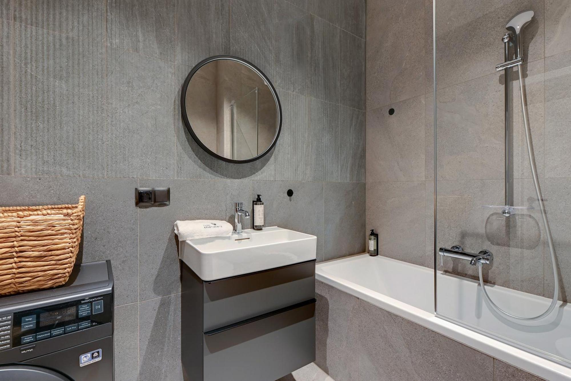 Scala City Center Apartments & Studios By Lion Apartments กดัญสก์ ภายนอก รูปภาพ