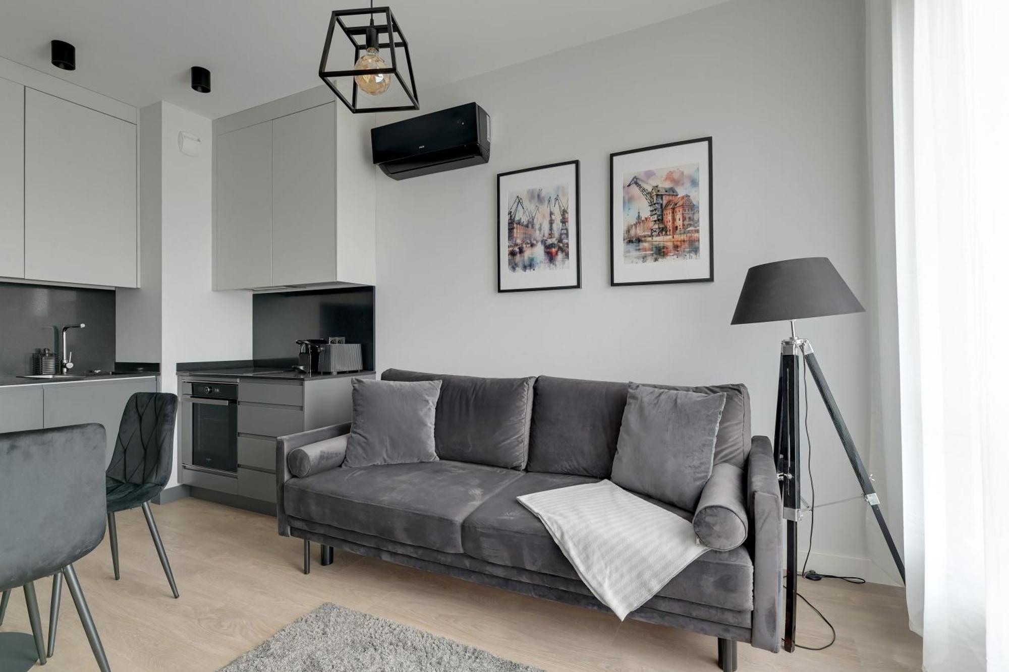 Scala City Center Apartments & Studios By Lion Apartments กดัญสก์ ภายนอก รูปภาพ
