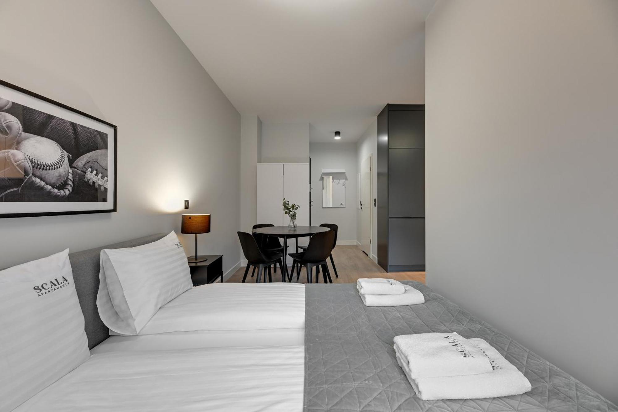 Scala City Center Apartments & Studios By Lion Apartments กดัญสก์ ภายนอก รูปภาพ