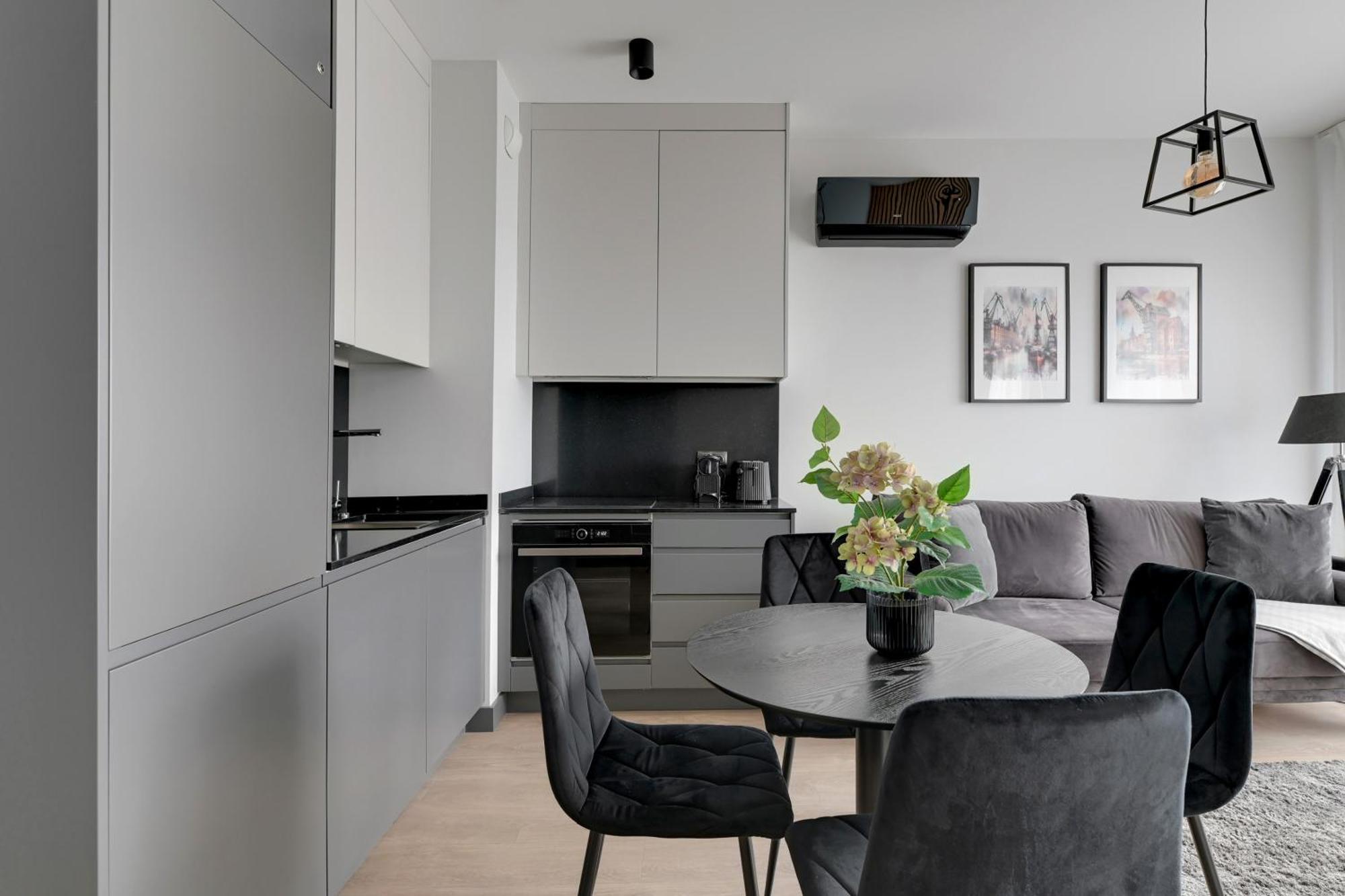 Scala City Center Apartments & Studios By Lion Apartments กดัญสก์ ภายนอก รูปภาพ