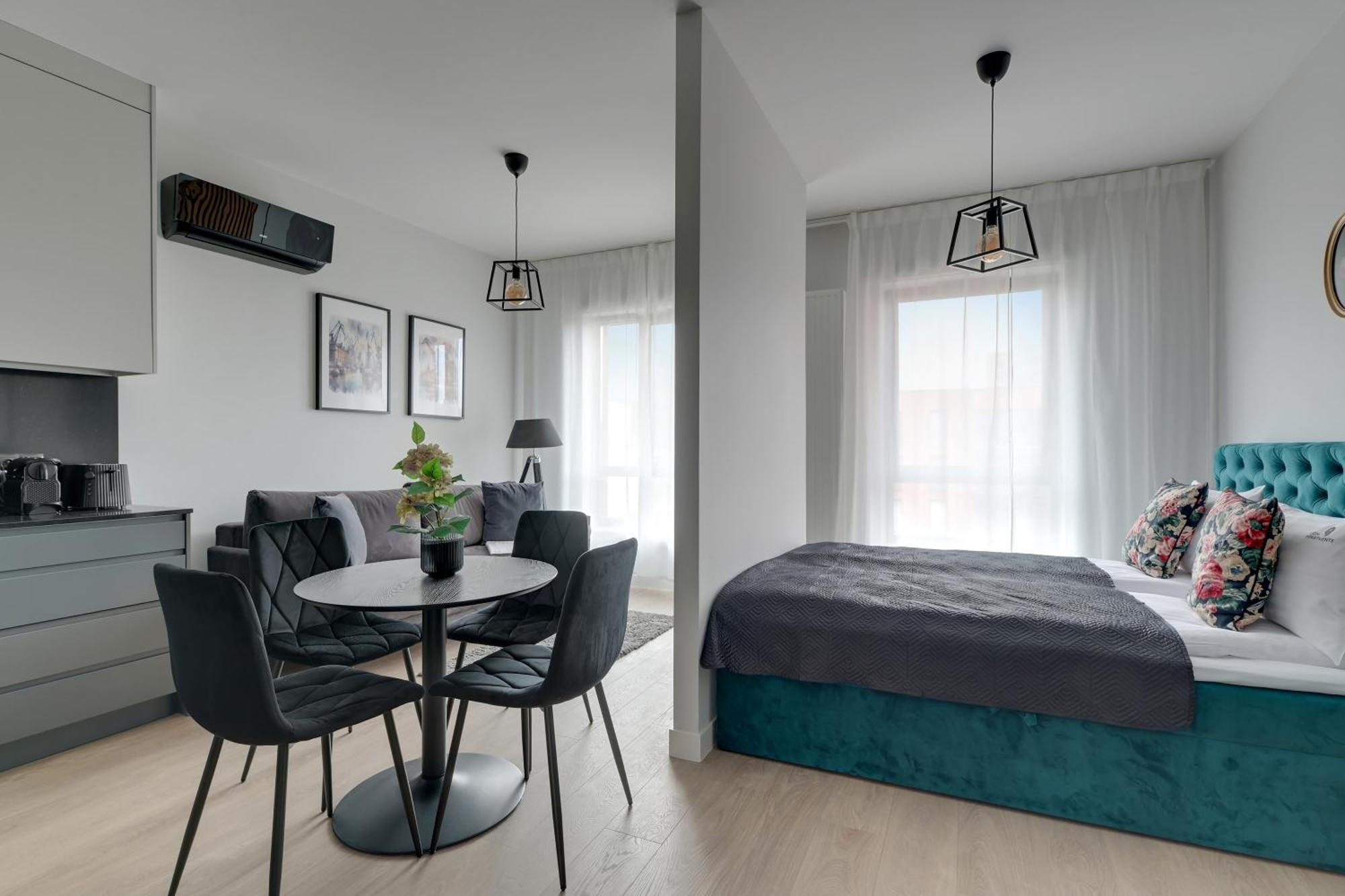Scala City Center Apartments & Studios By Lion Apartments กดัญสก์ ภายนอก รูปภาพ
