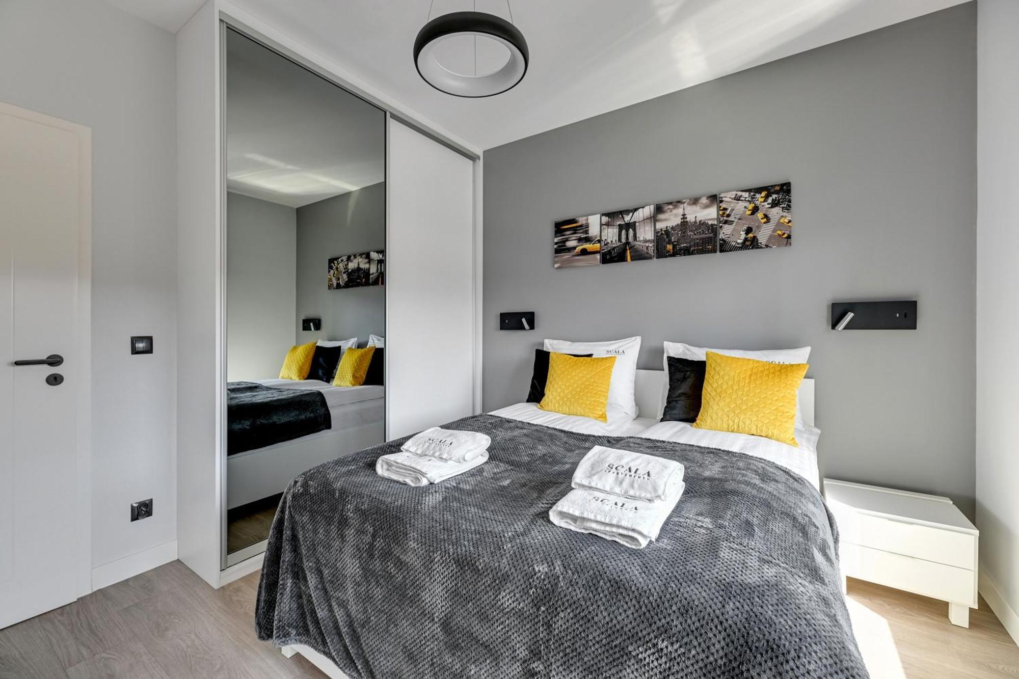 Scala City Center Apartments & Studios By Lion Apartments กดัญสก์ ภายนอก รูปภาพ