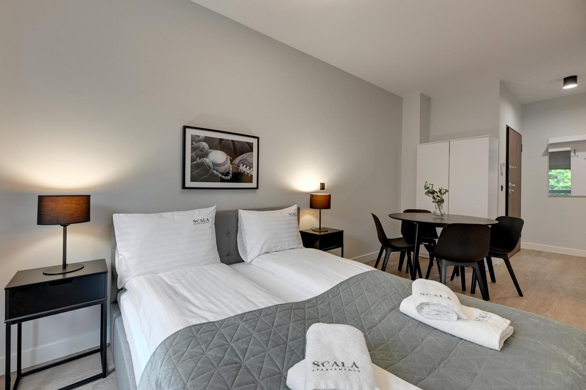 Scala City Center Apartments & Studios By Lion Apartments กดัญสก์ ภายนอก รูปภาพ