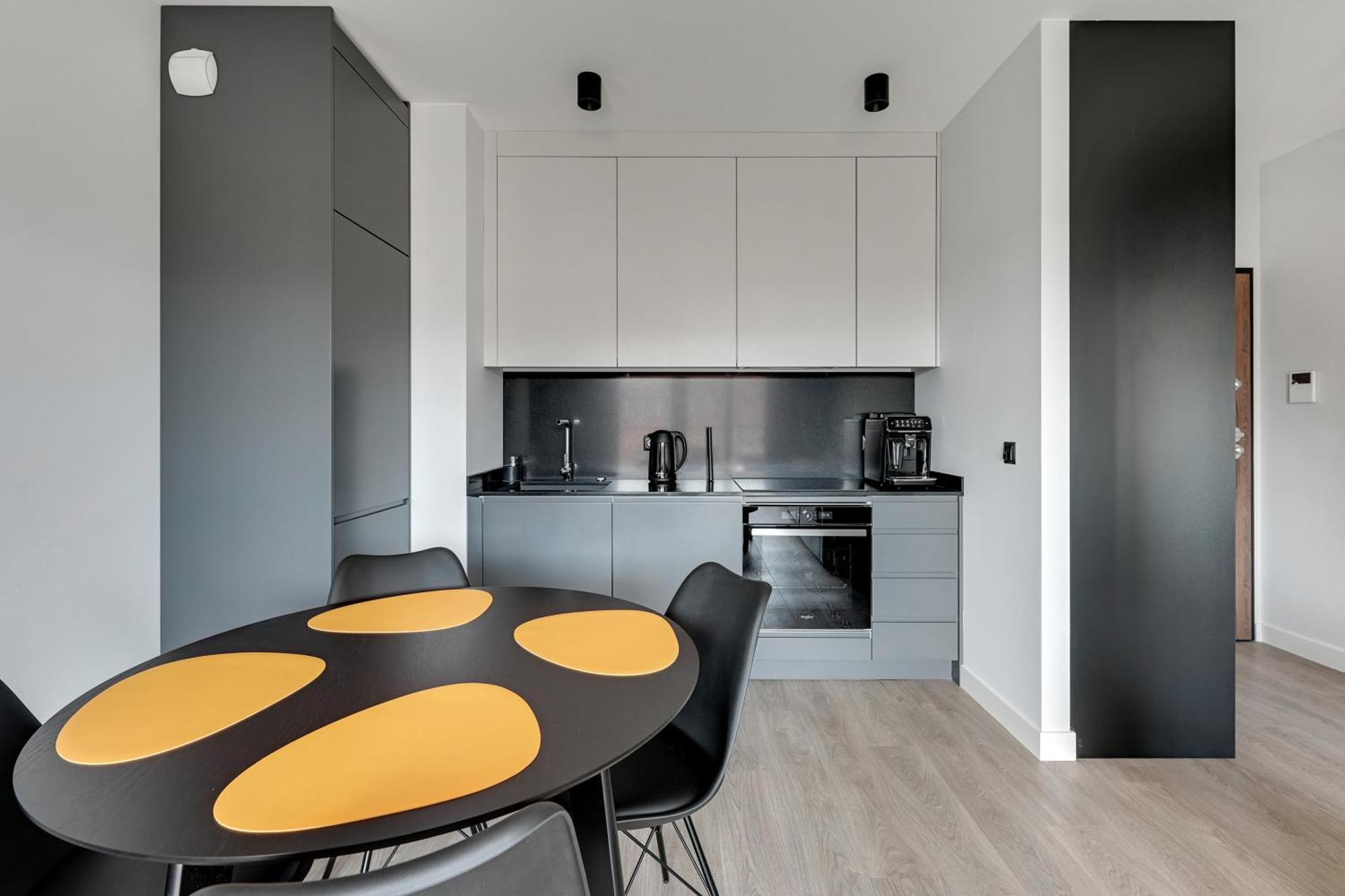 Scala City Center Apartments & Studios By Lion Apartments กดัญสก์ ภายนอก รูปภาพ