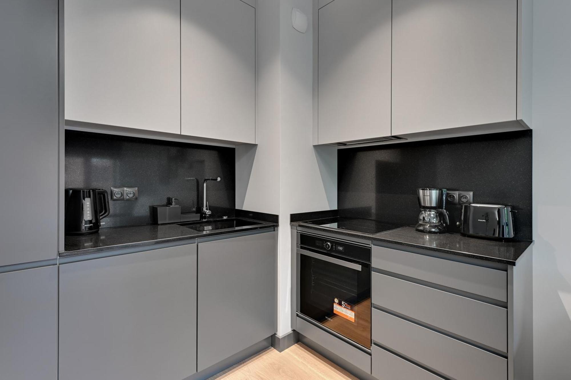 Scala City Center Apartments & Studios By Lion Apartments กดัญสก์ ภายนอก รูปภาพ