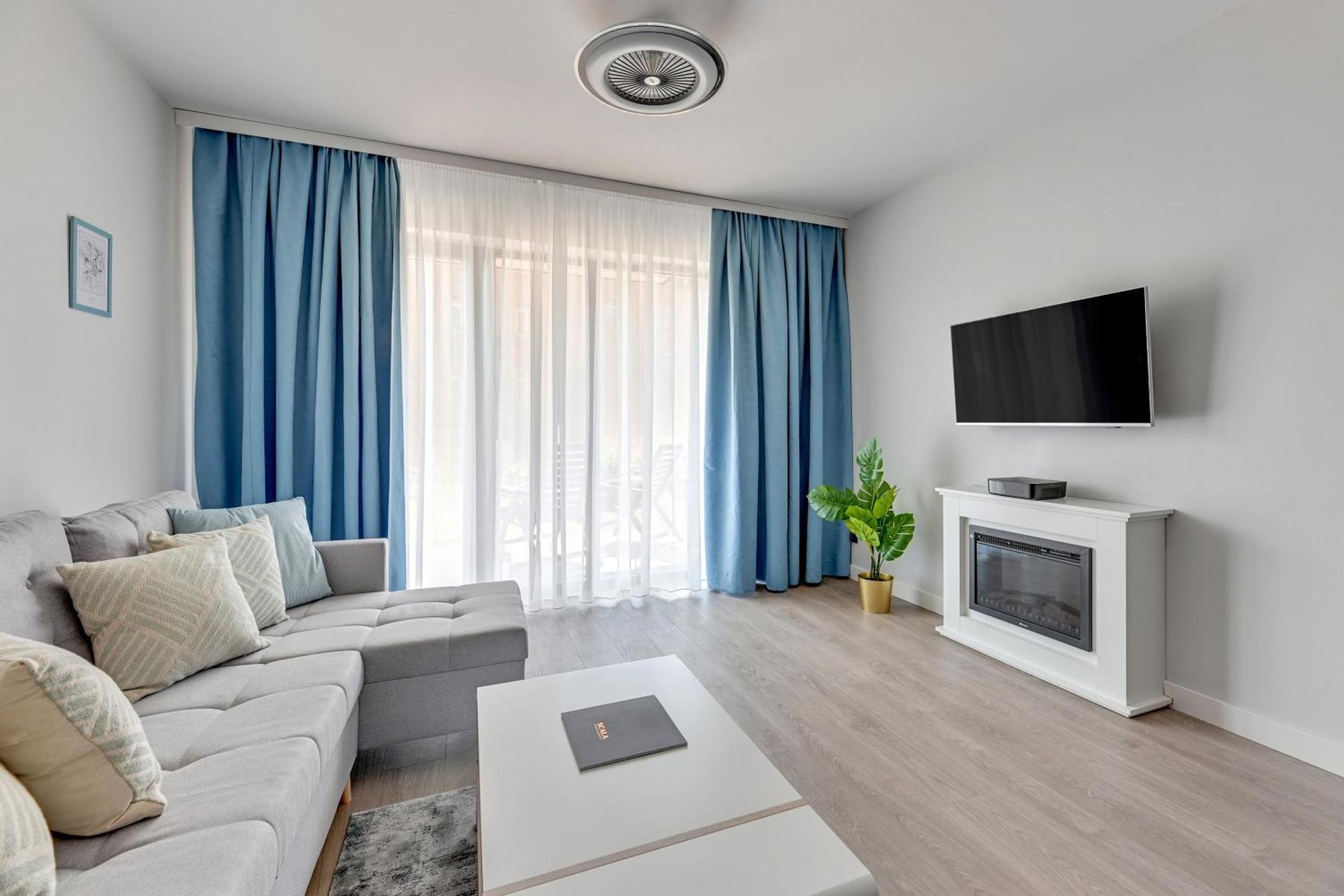 Scala City Center Apartments & Studios By Lion Apartments กดัญสก์ ภายนอก รูปภาพ