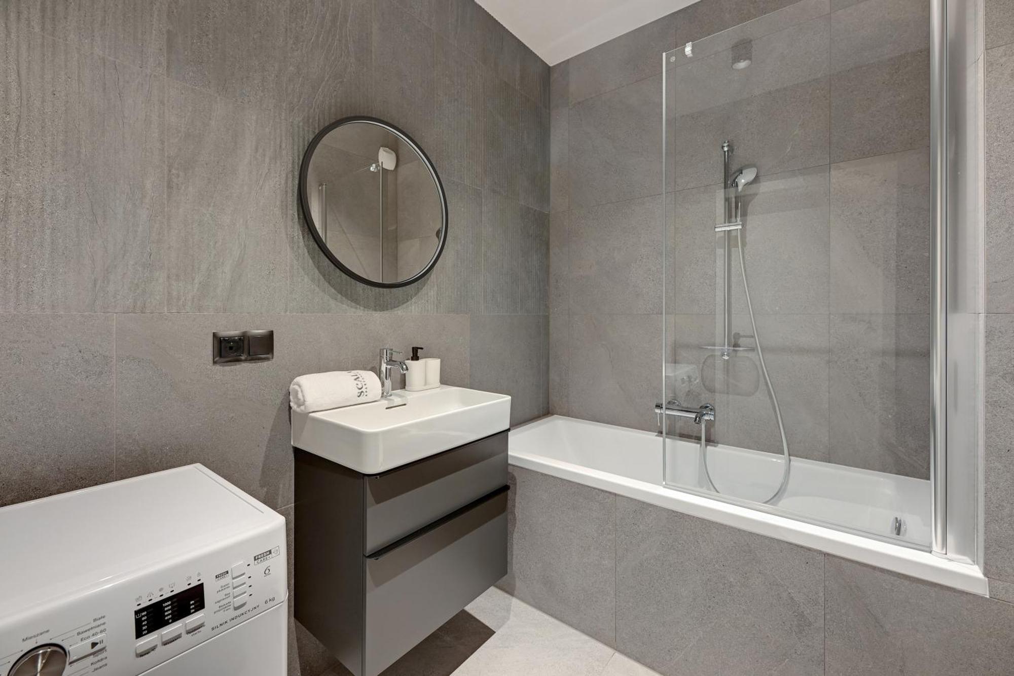 Scala City Center Apartments & Studios By Lion Apartments กดัญสก์ ภายนอก รูปภาพ