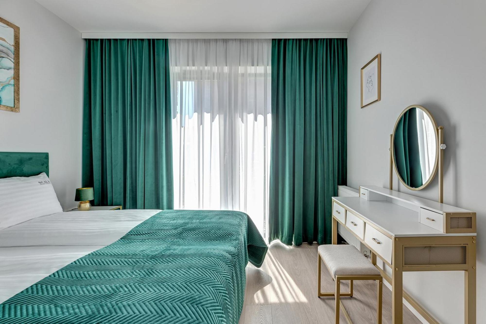 Scala City Center Apartments & Studios By Lion Apartments กดัญสก์ ภายนอก รูปภาพ