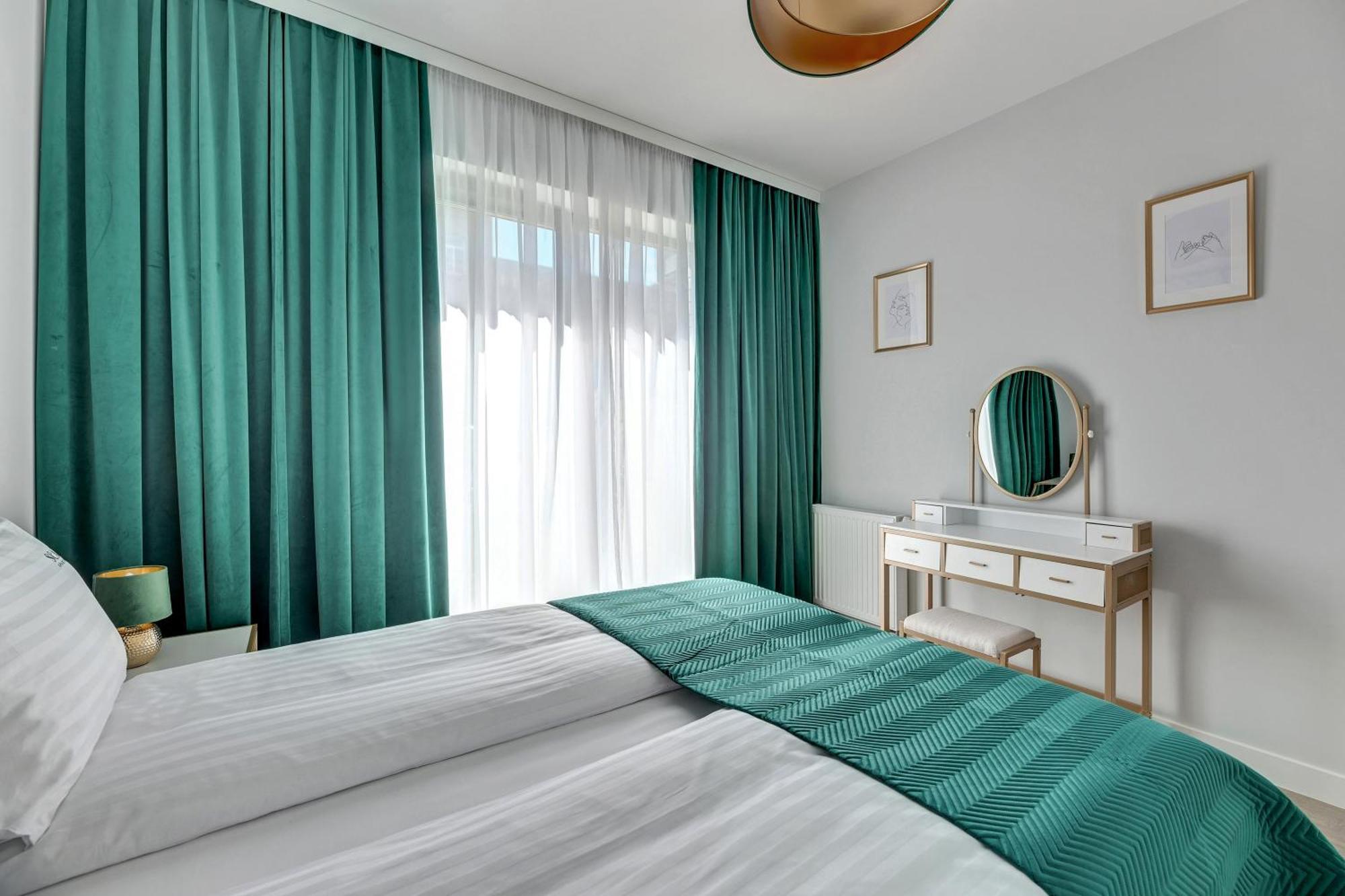 Scala City Center Apartments & Studios By Lion Apartments กดัญสก์ ภายนอก รูปภาพ